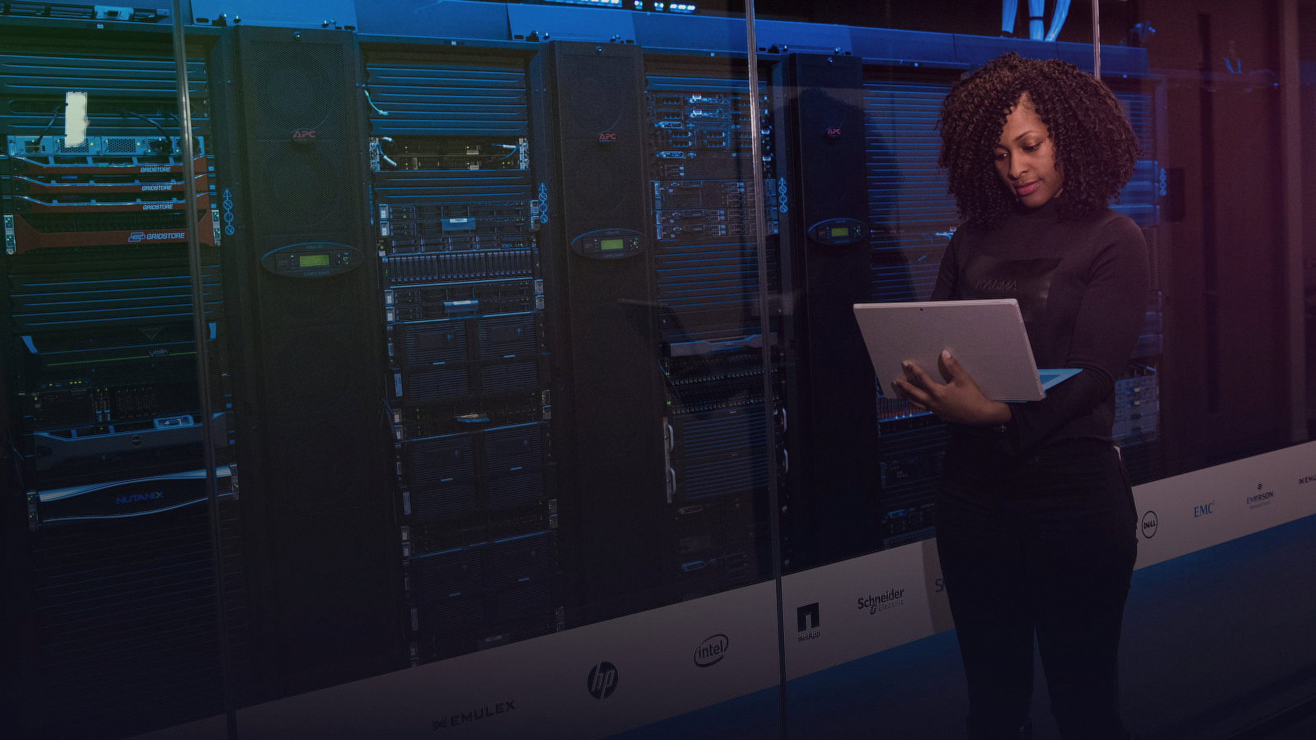 Illustrative image for: customer cloud hosting.